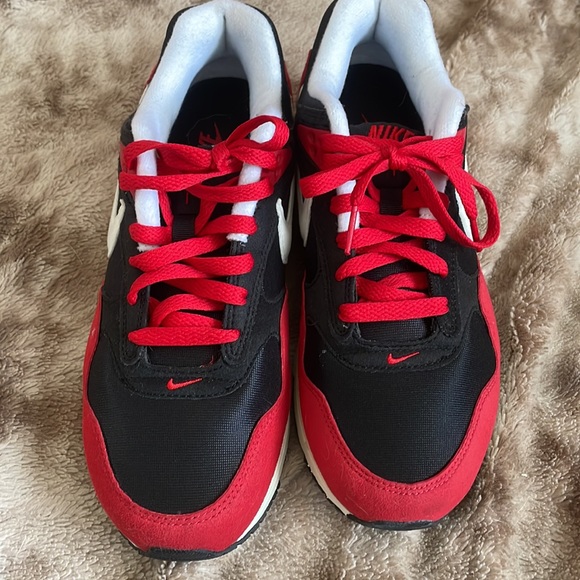 Women's Nike Air Sneaker, Never worn! - Picture 2 of 5